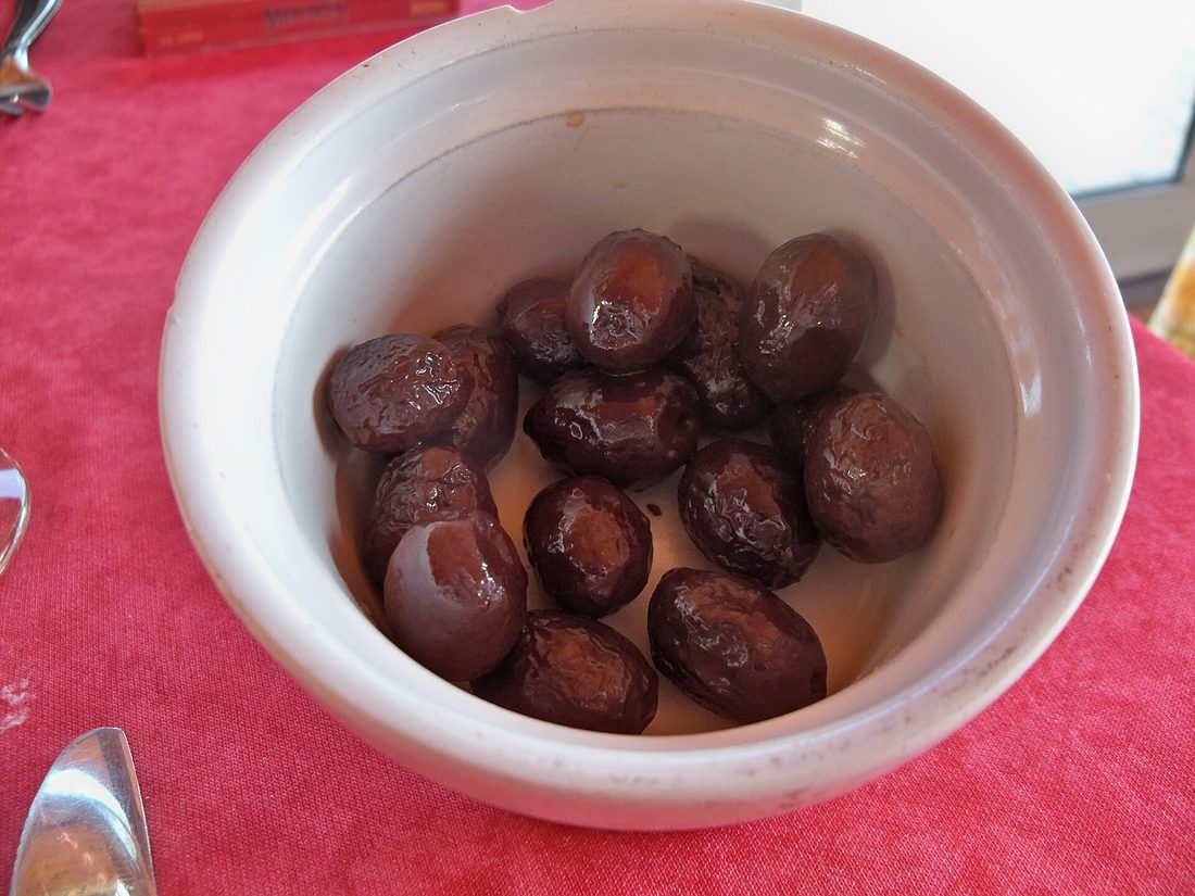Olives de Nyons servies en coupelle